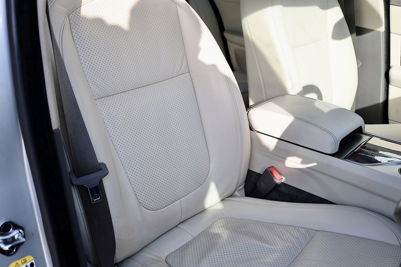 Jaguar XF Premium Luxury Last Owner since 2015 + Full Service History Image 28