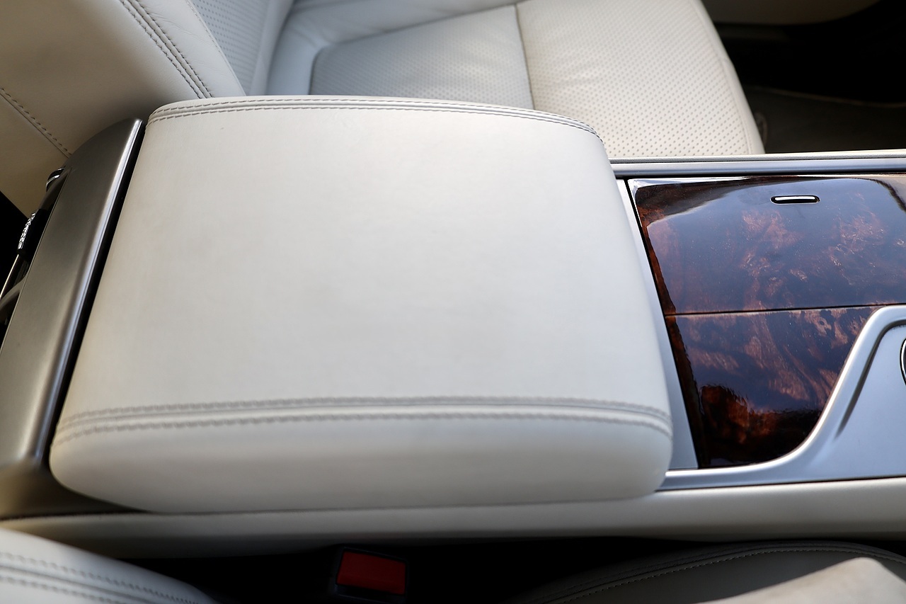 Jaguar XF Premium Luxury Last Owner since 2015 + Full Service History - Large 38