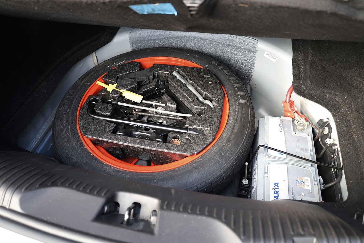 Jaguar XF Premium Luxury Last Owner since 2015 + Full Service History - Large 40