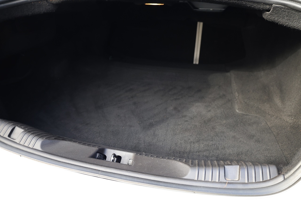 Jaguar XF Premium Luxury Last Owner since 2015 + Full Service History - Large 41