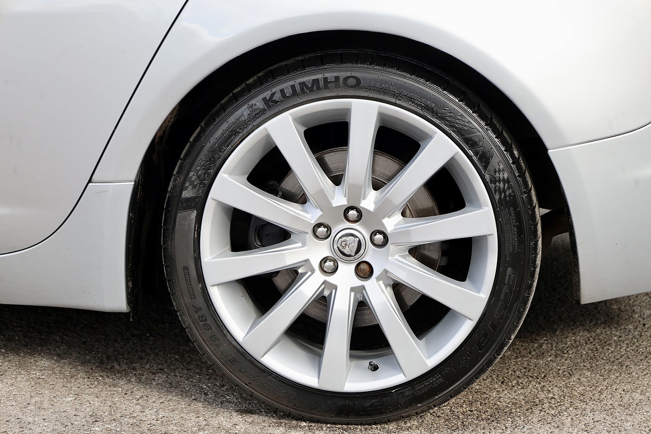 Jaguar XF Premium Luxury Last Owner since 2015 + Full Service History - Large 45