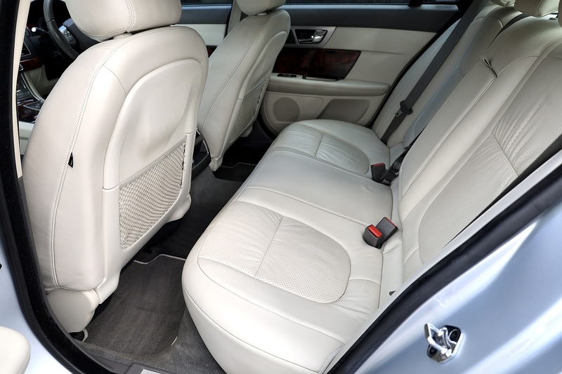 Jaguar XF Premium Luxury Last Owner since 2015 + Full Service History Image 31