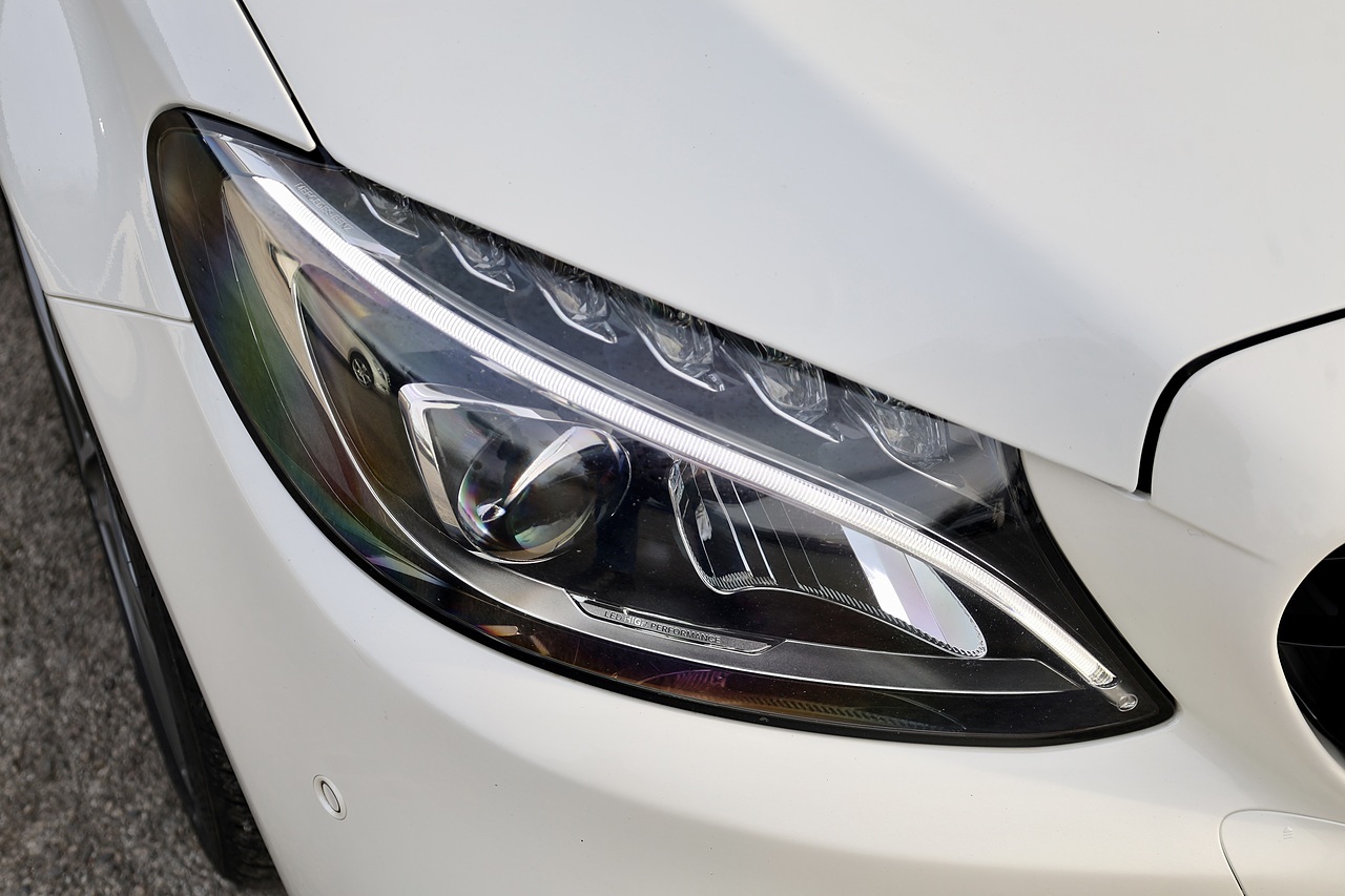 Mercedes-Benz C220d AMG Line Prem+ 2 Former Keepers + Full Service History + High Spec - Large 14