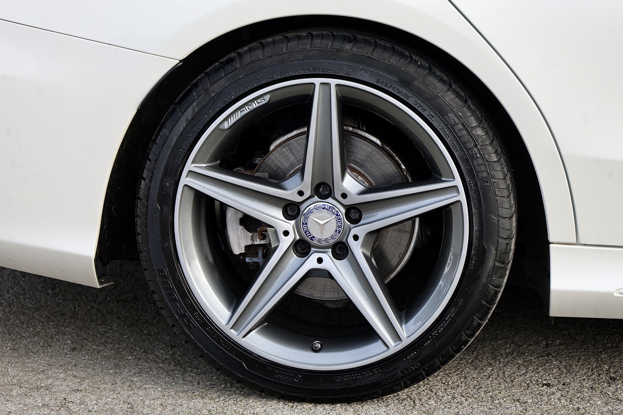 Mercedes-Benz C220d AMG Line Prem+ 2 Former Keepers + Full Service History + High Spec - Large 35