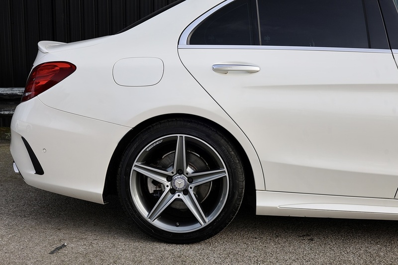 Mercedes-Benz C220d AMG Line Prem+ 2 Former Keepers + Full Service History + High Spec Image 17