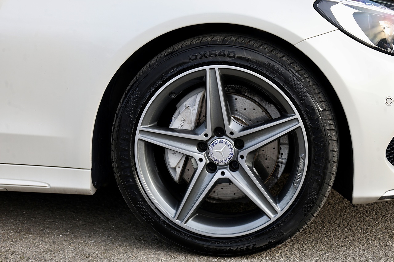 Mercedes-Benz C220d AMG Line Prem+ 2 Former Keepers + Full Service History + High Spec - Large 36