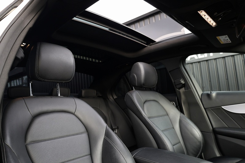 Mercedes-Benz C220d AMG Line Prem+ 2 Former Keepers + Full Service History + High Spec Image 7