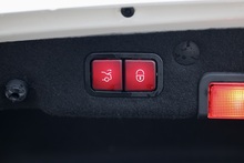 Mercedes-Benz C220d AMG Line Prem+ 2 Former Keepers + Full Service History + High Spec - Thumb 27