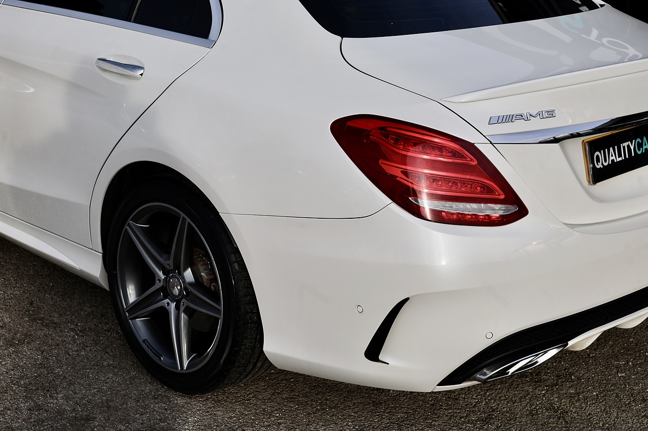 Mercedes-Benz C220d AMG Line Prem+ 2 Former Keepers + Full Service History + High Spec - Large 32