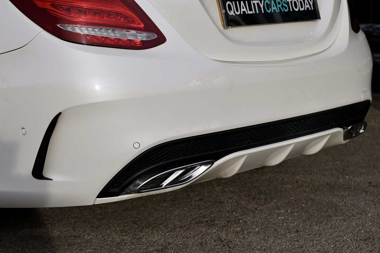 Mercedes-Benz C220d AMG Line Prem+ 2 Former Keepers + Full Service History + High Spec - Large 33