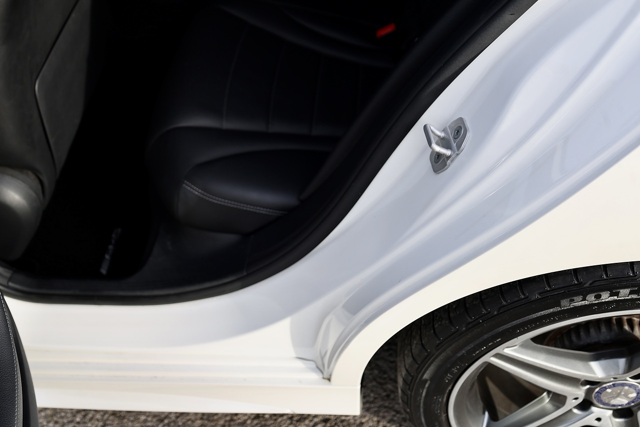 Mercedes-Benz C220d AMG Line Prem+ 2 Former Keepers + Full Service History + High Spec - Large 38