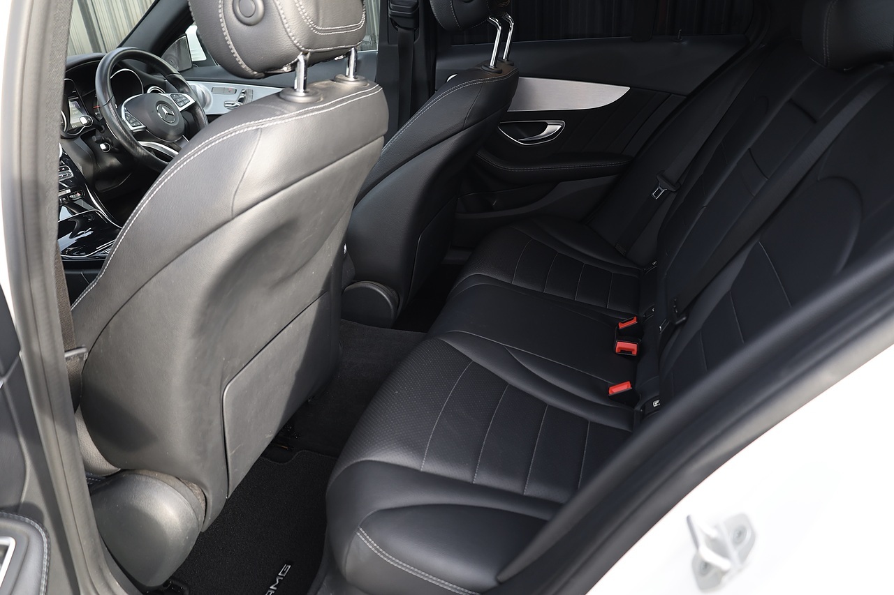 Mercedes-Benz C220d AMG Line Prem+ 2 Former Keepers + Full Service History + High Spec - Large 9