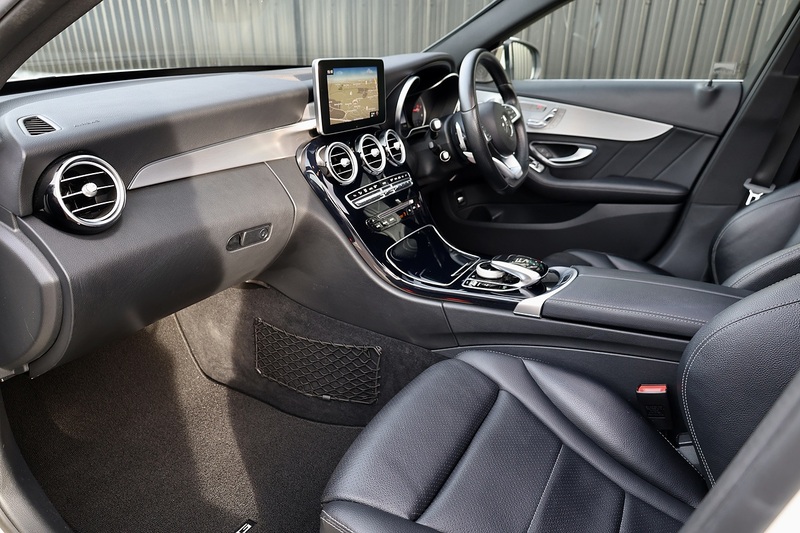 Mercedes-Benz C220d AMG Line Prem+ 2 Former Keepers + Full Service History + High Spec Image 2