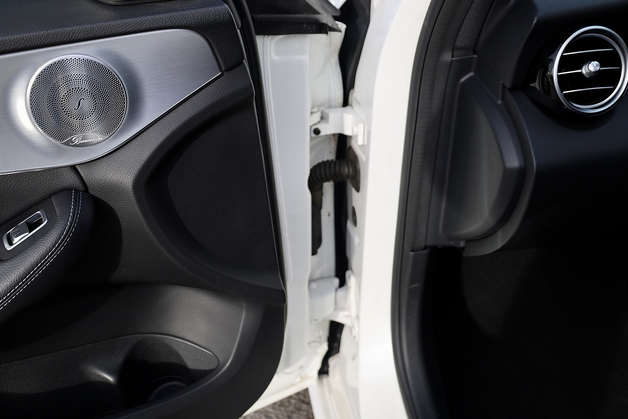 Mercedes-Benz C220d AMG Line Prem+ 2 Former Keepers + Full Service History + High Spec - Large 39