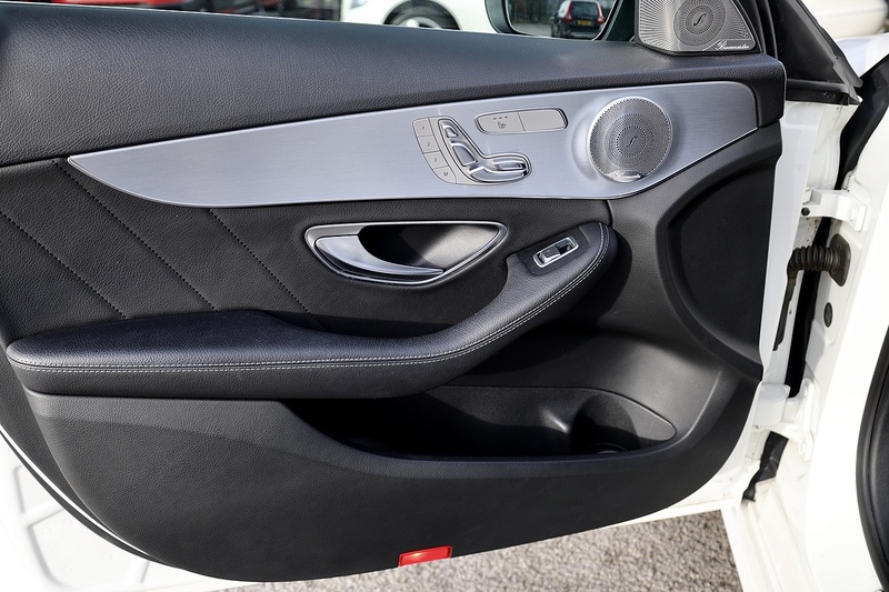 Mercedes-Benz C220d AMG Line Prem+ 2 Former Keepers + Full Service History + High Spec Image 40