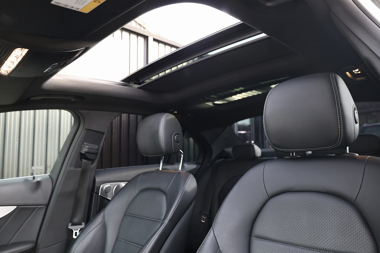 Mercedes-Benz C220d AMG Line Prem+ 2 Former Keepers + Full Service History + High Spec - Large 10