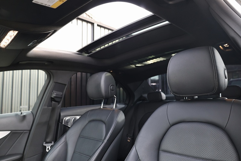 Mercedes-Benz C220d AMG Line Prem+ 2 Former Keepers + Full Service History + High Spec Image 10