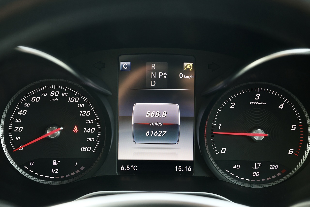 Mercedes-Benz C220d AMG Line Prem+ 2 Former Keepers + Full Service History + High Spec - Large 42