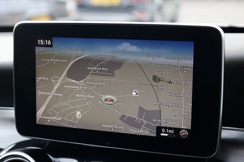 Mercedes-Benz C220d AMG Line Prem+ 2 Former Keepers + Full Service History + High Spec Image 43