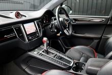 Porsche Macan Turbo Exclusive Performance Edition 1 Former Keeper + £96,000 List Price + Huge Spec + Unique Options - Thumb 7