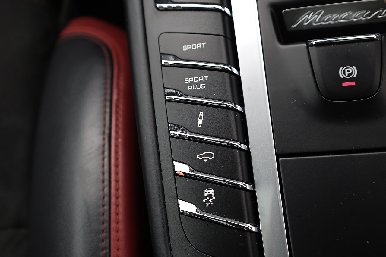 Porsche Macan Turbo Exclusive Performance Edition 1 Former Keeper + £96,000 List Price + Huge Spec + Unique Options - Large 36