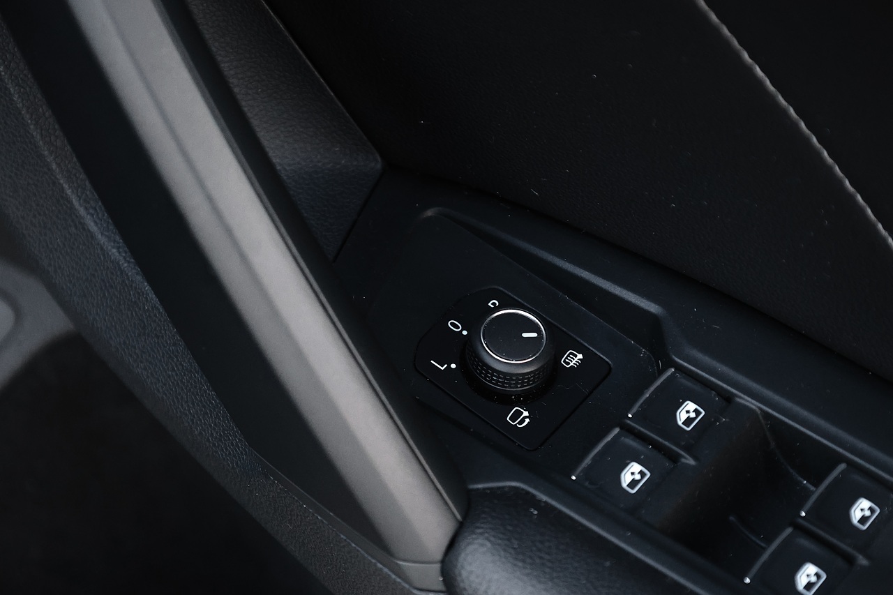 Volkswagen Tiguan R-Line 2 Former Keepers + Full Service History + Pano Roof + Full Leather - Large 25