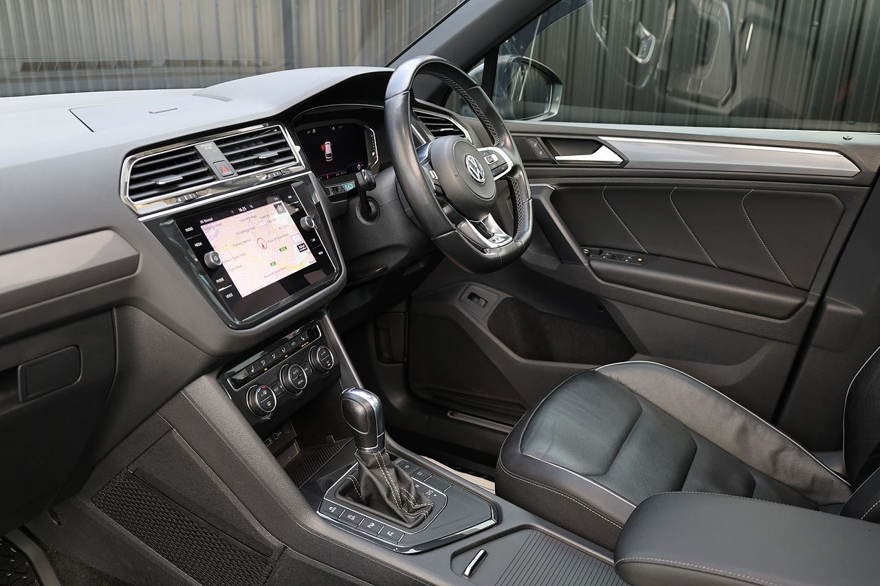 Volkswagen Tiguan R-Line 2 Former Keepers + Full Service History + Pano Roof + Full Leather - Large 12