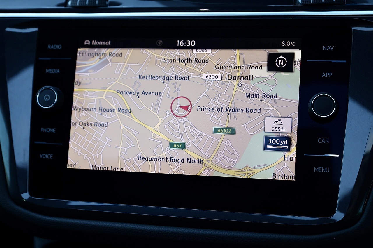 Volkswagen Tiguan R-Line 2 Former Keepers + Full Service History + Pano Roof + Full Leather - Large 43