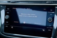 Volkswagen Tiguan R-Line 2 Former Keepers + Full Service History + Pano Roof + Full Leather - Thumb 46