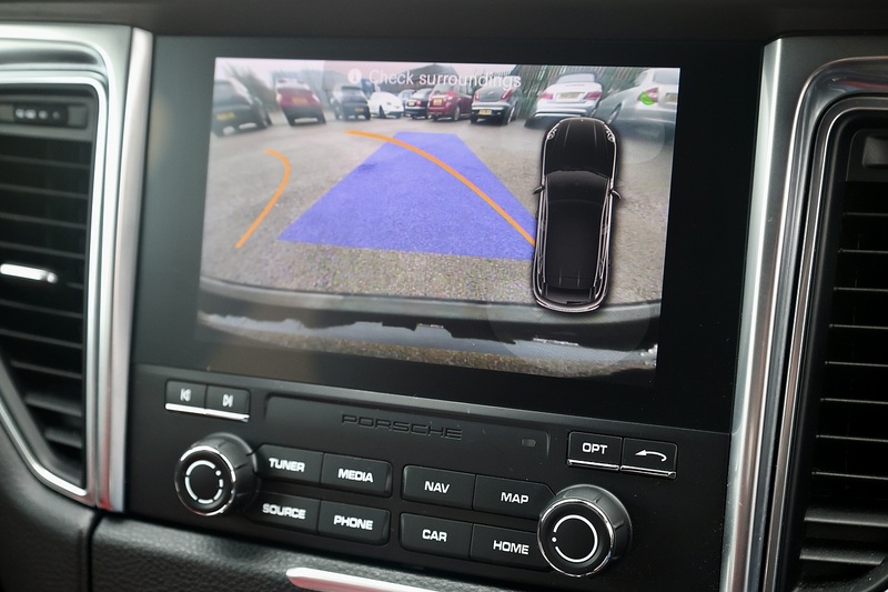 Porsche Macan GTS Macan GTS 3.0 5dr SUV Automatic Petrol Image 30