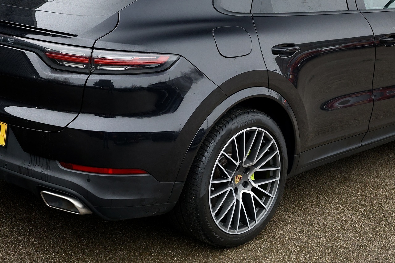 Porsche Cayenne Coupe eHybrid 2 Former Keepers + £12k Cost Options + Air Suspension - Large 10