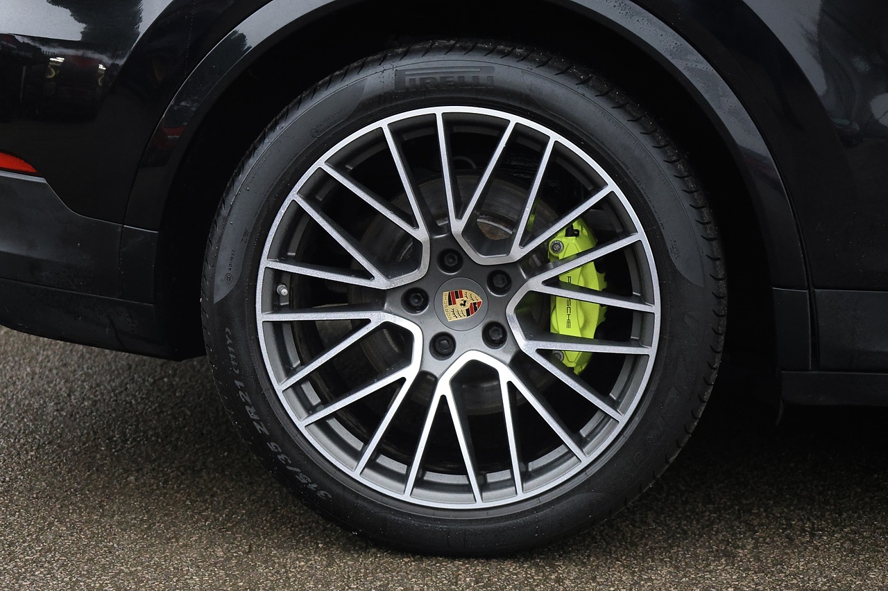 Porsche Cayenne Coupe eHybrid 2 Former Keepers + £12k Cost Options + Air Suspension - Large 18