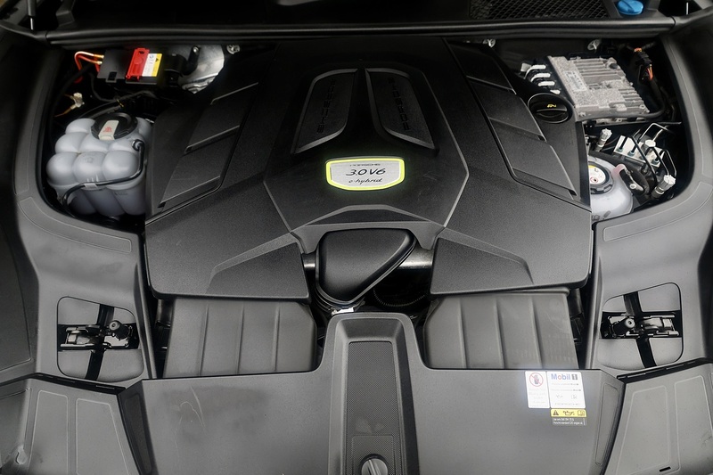 Porsche Cayenne Coupe eHybrid 2 Former Keepers + £12k Cost Options + Air Suspension Image 23