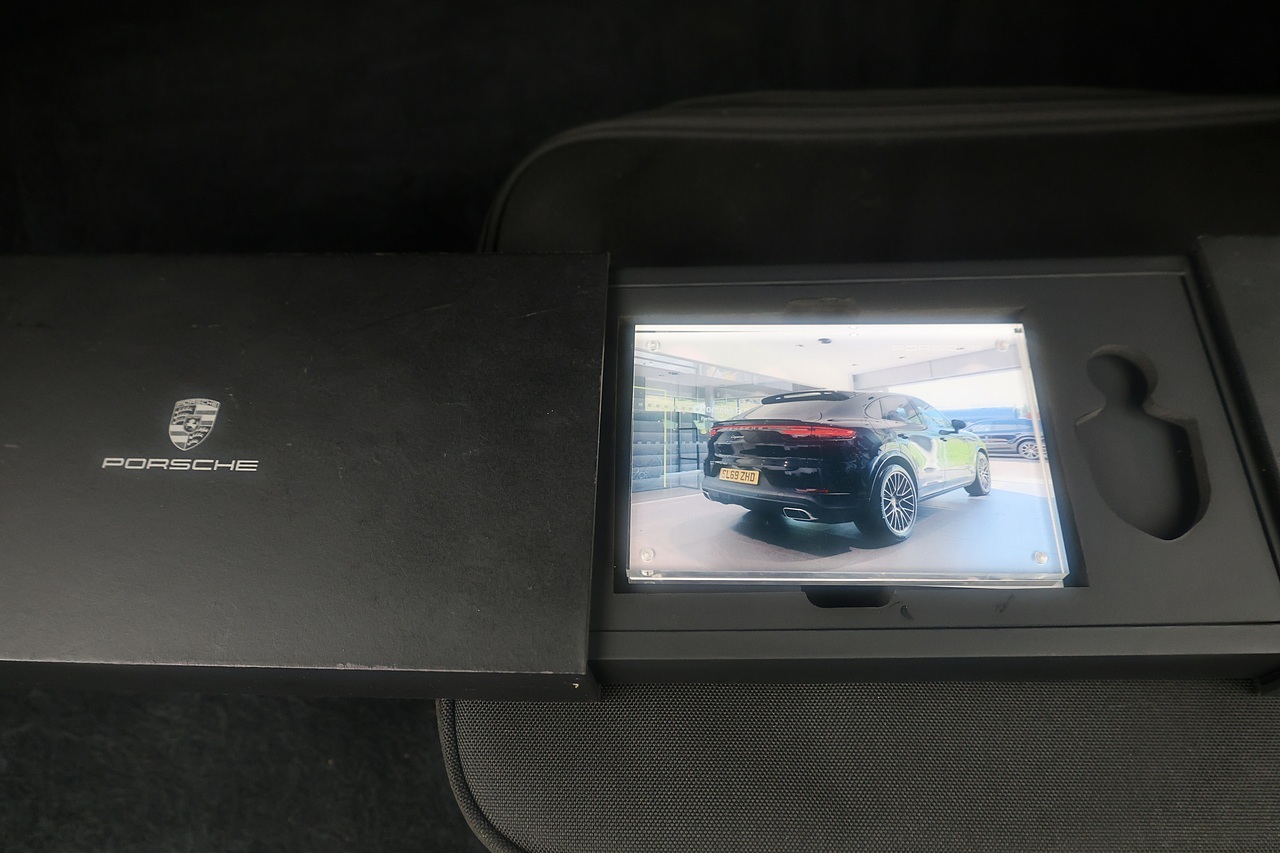 Porsche Cayenne Coupe eHybrid 2 Former Keepers + £12k Cost Options + Air Suspension - Large 26