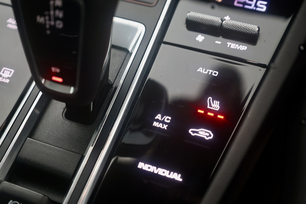 Porsche Cayenne Coupe eHybrid 2 Former Keepers + £12k Cost Options + Air Suspension - Large 31