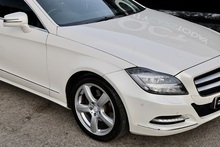 Mercedes-Benz CLS 350 CDI 2 Former Keepers + Glass Sunroof + Heated / Memory Seats - Thumb 17