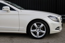 Mercedes-Benz CLS 350 CDI 2 Former Keepers + Glass Sunroof + Heated / Memory Seats - Thumb 16