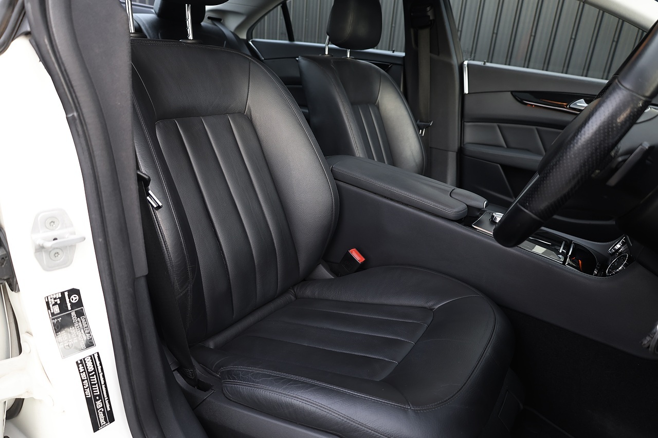 Mercedes-Benz CLS 350 CDI 2 Former Keepers + Glass Sunroof + Heated / Memory Seats - Large 20
