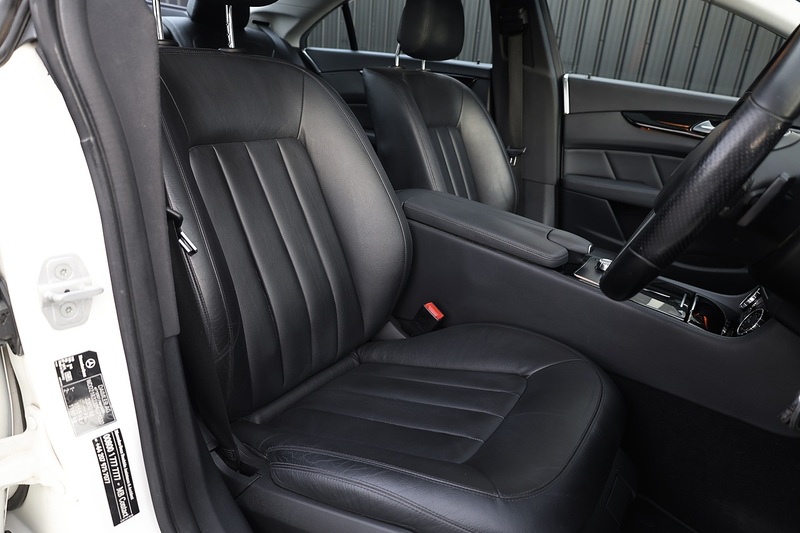 Mercedes-Benz CLS 350 CDI 2 Former Keepers + Glass Sunroof + Heated / Memory Seats Image 20