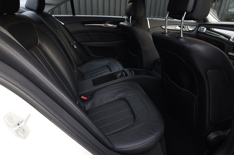 Mercedes-Benz CLS 350 CDI 2 Former Keepers + Glass Sunroof + Heated / Memory Seats Image 23