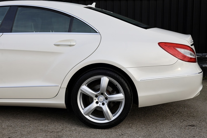 Mercedes-Benz CLS 350 CDI 2 Former Keepers + Glass Sunroof + Heated / Memory Seats Image 28