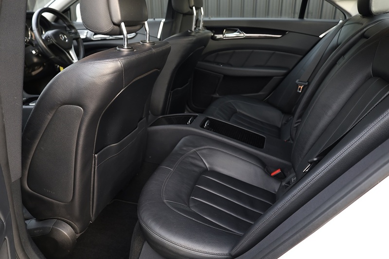 Mercedes-Benz CLS 350 CDI 2 Former Keepers + Glass Sunroof + Heated / Memory Seats Image 35
