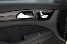 Mercedes-Benz CLS 350 CDI 2 Former Keepers + Glass Sunroof + Heated / Memory Seats - Thumb 36