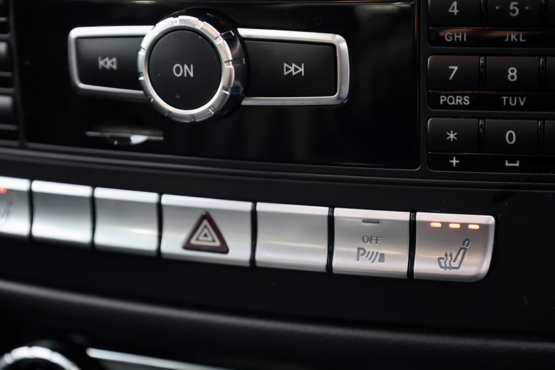 Mercedes-Benz CLS 350 CDI 2 Former Keepers + Glass Sunroof + Heated / Memory Seats Image 42