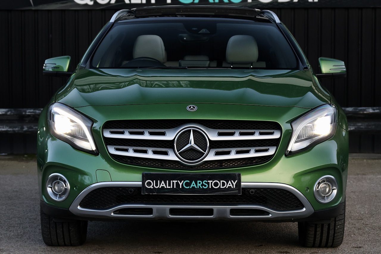 Mercedes-Benz GLA 200d Sport Prem+ 2 Former Keepers + FSH + Panoramic Roof + Heated / Memory Seats - Large 3