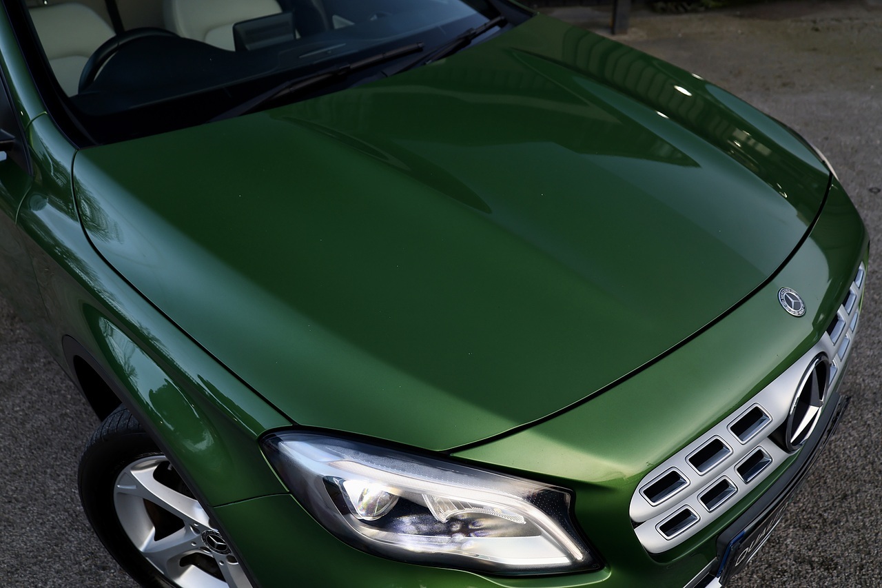 Mercedes-Benz GLA 200d Sport Prem+ 2 Former Keepers + FSH + Panoramic Roof + Heated / Memory Seats - Large 8