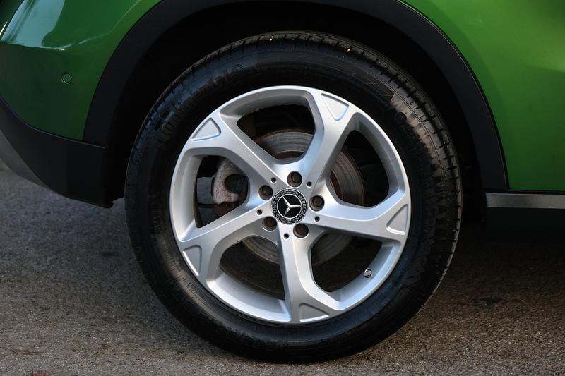 Mercedes-Benz GLA 200d Sport Prem+ 2 Former Keepers + FSH + Panoramic Roof + Heated / Memory Seats Image 27