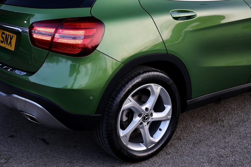 Mercedes-Benz GLA 200d Sport Prem+ 2 Former Keepers + FSH + Panoramic Roof + Heated / Memory Seats Image 15