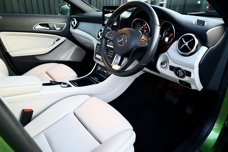 Mercedes-Benz GLA 200d Sport Prem+ 2 Former Keepers + FSH + Panoramic Roof + Heated / Memory Seats Image 5