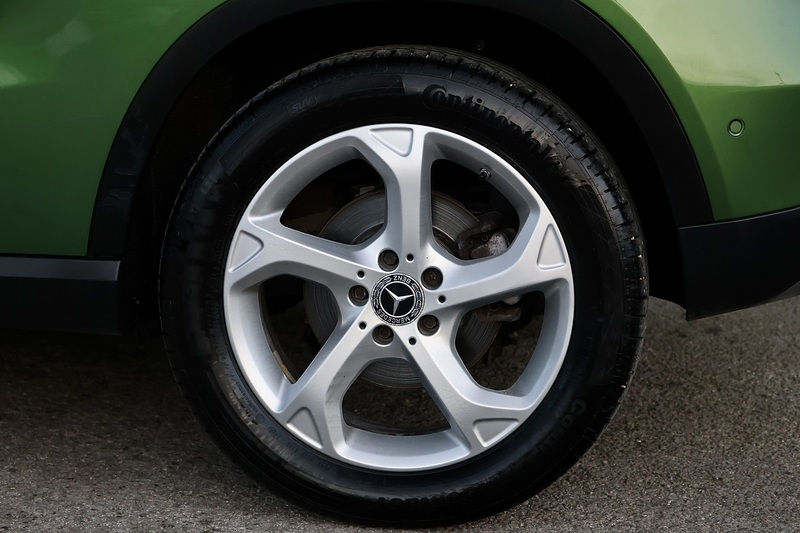 Mercedes-Benz GLA 200d Sport Prem+ 2 Former Keepers + FSH + Panoramic Roof + Heated / Memory Seats Image 26